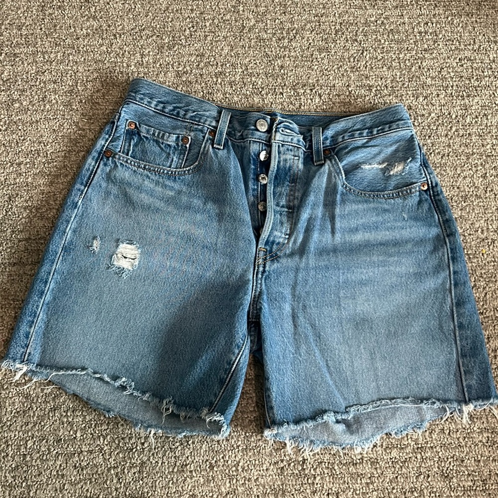 Levi’s 501 Mid thigh denim shorts